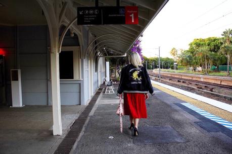 How to wear a bomber jacket