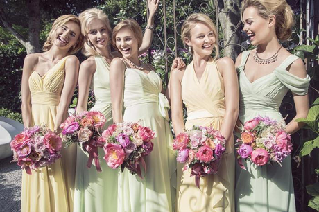 Avoiding Dress Dramas: How To Keep Your Entire Bridal Crew Happy