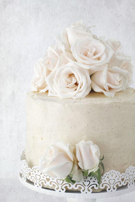 Dreamy White Cake with Cinnamon Buttercream Frosting