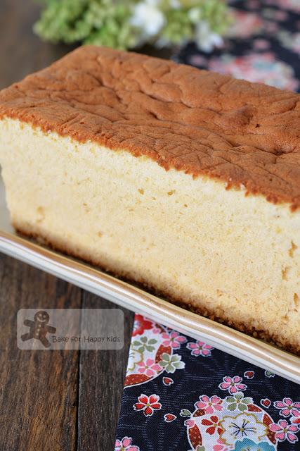 Japanese Castella Cake / Kasutera カステラ - Chewy with More Eggs Or Egg ...