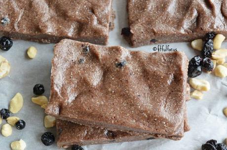 Copycat Blueberry RX Bars (paleo, no bake)