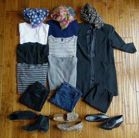 10-piece travel wardrobe