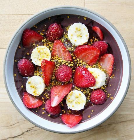 An Acai Breakfast Bowl That’s Like A Tropical Vacation For Your Mouth