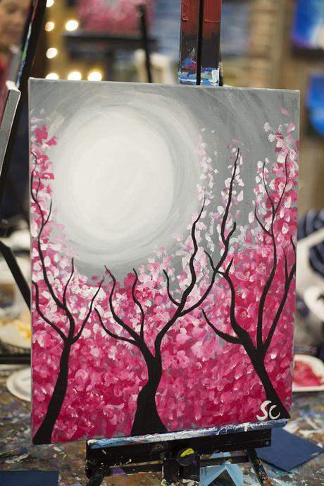Looking for a fun girls night out activity? Painting and wine are always a good idea right? Book a paint and sip night for you and your girlfriends! 