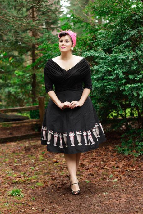 Dangerfield Milkshake Skirt, Black Top, and How to Dress Confidently