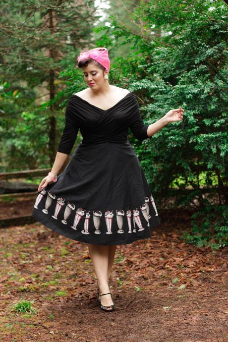 Dangerfield Milkshake Skirt, Black Top, and How to Dress Confidently
