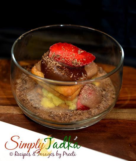 No Bake Biscuit Pudding | Quick Eggless Biscuit Strawberry Delight