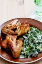 Baked Chicken Wings with Creamy Broccoli