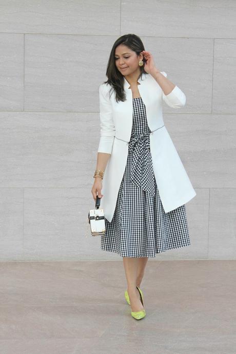 how to wear gingham without looking like a tablecloth- picnic blanket- grown up gingham- spring trend- summer fashion- new york and company dress- ny&co gingham dress- fashion blogger- 