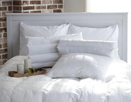 8 Simple Tips for Keeping Your Bed and Pillows Fresh and Clean