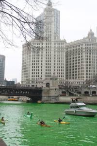 chicago river dyeing st. patrick's day