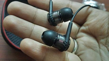 BlitzWolf BW-VOX1 Hybrid Earphones Review: Flat 20% Discount Coupon Code