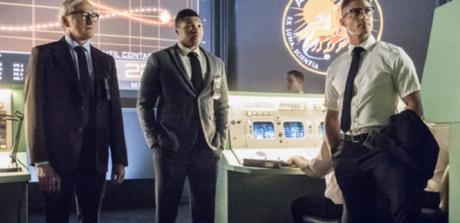 DC TV: Flash’s Ghosts, Legends of Tomorrow’s Fun on the Moon