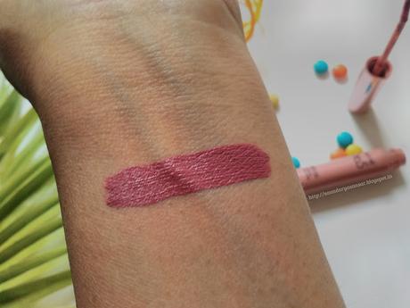 Lakme 9to5 Weightless Matte Mousse Lip & Creme Color- Sugar Touch: Review, Swatches