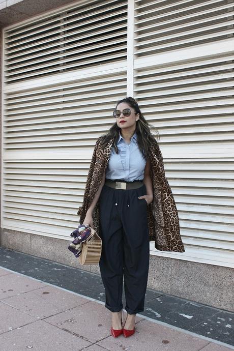 how to stay on trend without breaking your bank, h&M wide leg pants. aldo colorblock heels, spring fashion, animal print trench , half bun, blogger , cult gaia bamboo bag, street fashion, 1