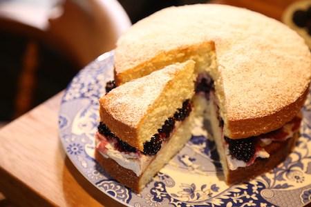 Recipe: Victoria Sponge with Blackberries and Spiced Cream from Hairy Bikers