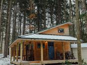 Blue Moon Rising: Sustainable Getaway with Tiny Houses