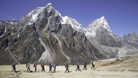Himalaya Spring 2017: Teams Arriving in Base Camp on Everest