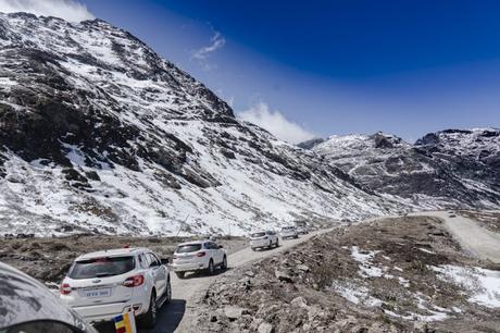 Dalai Lama visits Tawang ~ TOI says 100s welcomed him !!!