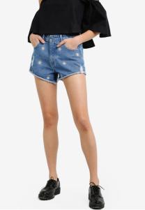 Flaunt Your Sassy Look In Sexy Shorts! Flaunt Your Sassy Look In Sexy Shorts!