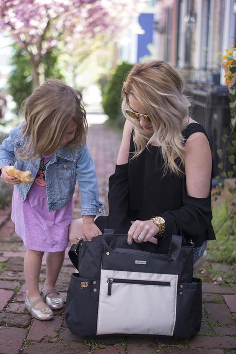 Why I still carry a diaper bag for my preschoolers: Want to know the secret to going ANYWHERE with busy preschoolers. Read on :) 