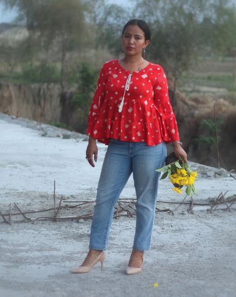 Pictures of personal outfit of an Indian Blogger Jiya Mishra Saklani of Shopping, Style and Us. - Thrifted Top, GAP Girlfriend Jeans, Dorothy Perkins Lace-up Pumps