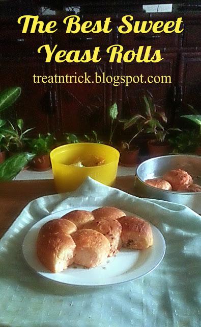 The Best Sweet Yeast Rolls Recipe @ treatntrick.blogspot.com