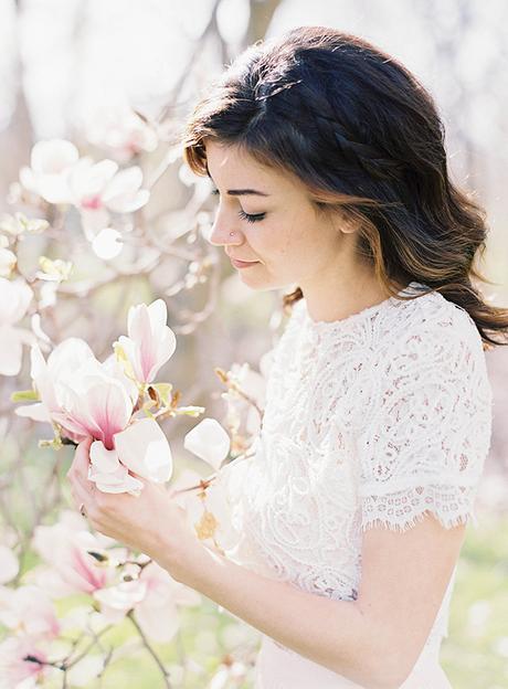 Pretty spring engagement session