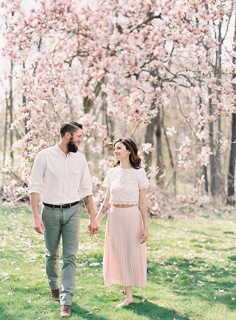 Pretty spring engagement session
