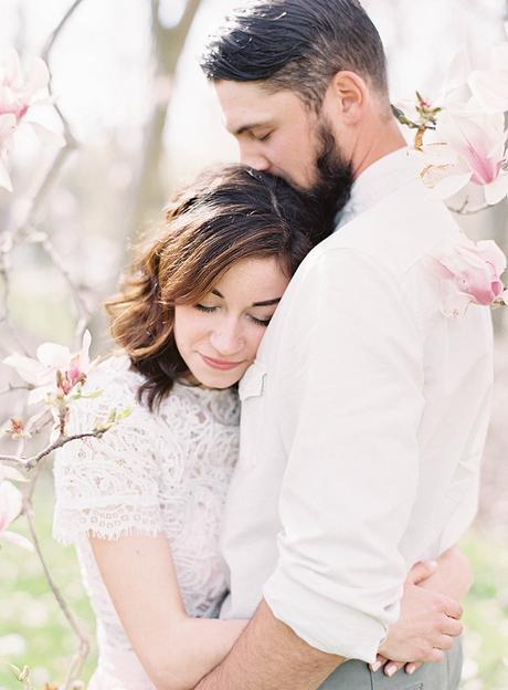 Pretty spring engagement session