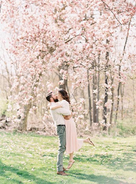 Pretty spring engagement session