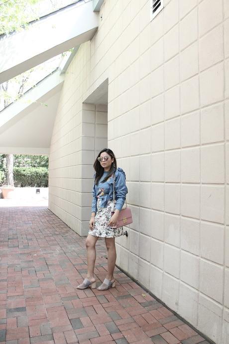 wearing hush puppies mules, ruffled blouse, mini skirt, print om print, print mixing, street atyle, fashionblogger, dc blogger, myriad musings, saumya shiohare , indian