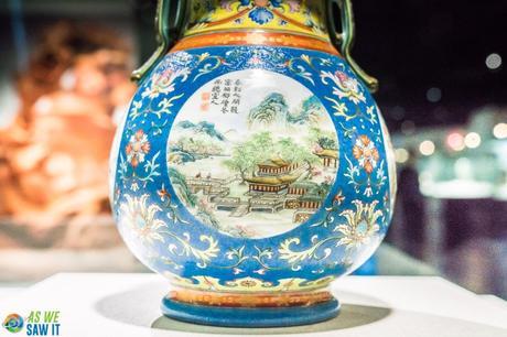 Vase on display at National Palace Museum