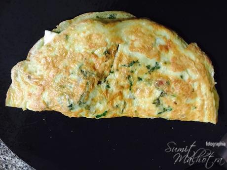 Cheese Oregano Omelette – For Scrumptious Breakfast