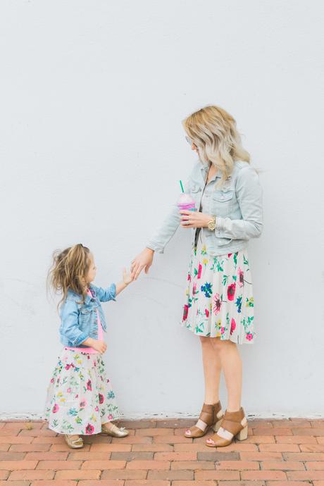 Mommy and Me Style featuring coordinating floral outfits from Old Navy. Plus the importance of spending one-on-one time with each kid. 