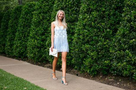 Amy Havins shares what to wear to your college graduation.