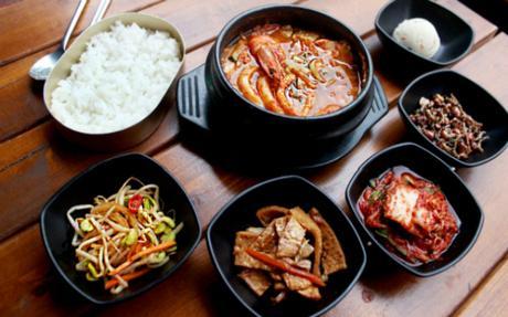 Get A Korean Dining Experience In Wang Dae Bak Pocha At 10% Off