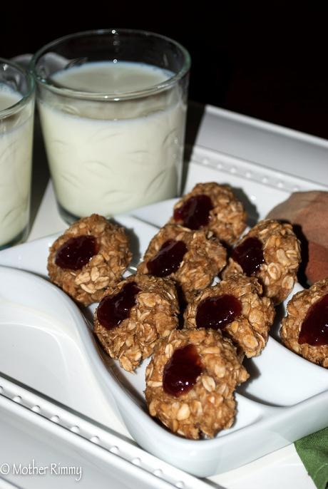 Recipe: No Bake Cookies with Peanut Butter and Jelly