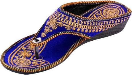 Flaunt Your Beautiful Flats In Your Each Gesture!!!