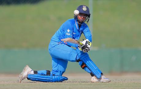Indian women beat SA in Quadrangular ~ Deepti Sharma's record ..