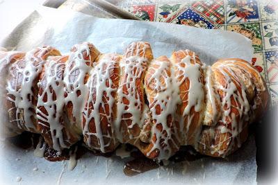 Pull Apart Cinnamon Roll Bread