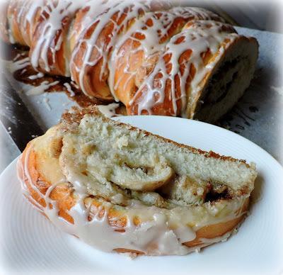 Pull Apart Cinnamon Roll Bread