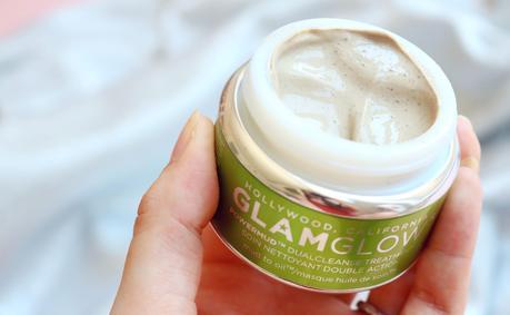 A blog post reviewing the Glamglow PowerMud Dualcleanse Treatment.