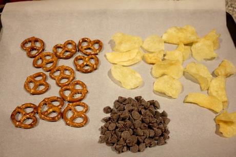 Easy Summer Snack: Chocolate Covered Potato Chips