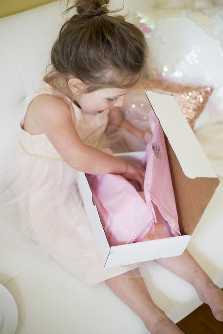 Fun and unique gift ideas for little girls: Petite Princess Box is a monthly subscription for little girls featuring 5 accessories for dress-up or everyday fun! 