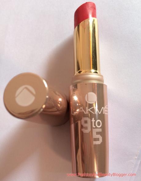 FABB Review: Lakmè 9to5 Matte Lipstick MAGENTA MIND Colour