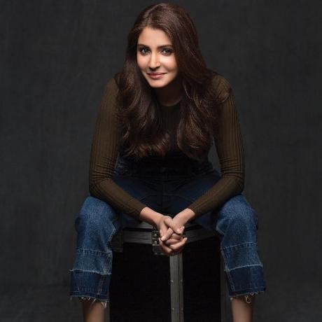 Simple look of Anushka sharma