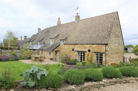 Chipping Campden Is A Perfect Town In England To Spend Your Vacation