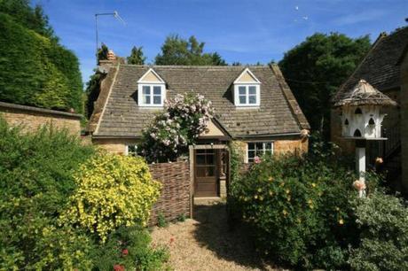 Chipping Campden Is A Perfect Town In England To Spend Your Vacation