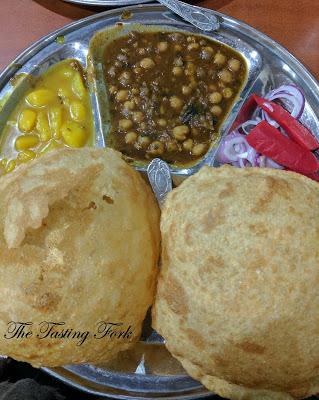 8 Delicious Places In Amritsar You Cannot Miss Eating At!